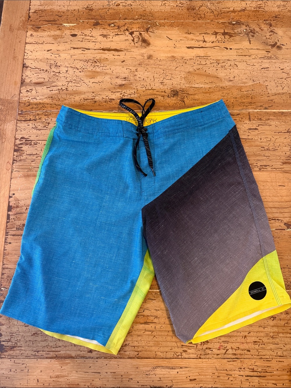 O’Neill Men's Blue & Yellow Colorblock Swim Trunks